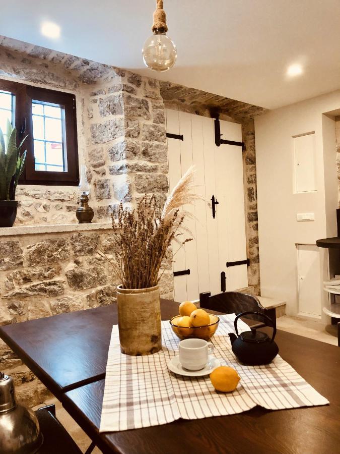 Guesthouse Giraffe Донья-Ластва Экстерьер фото