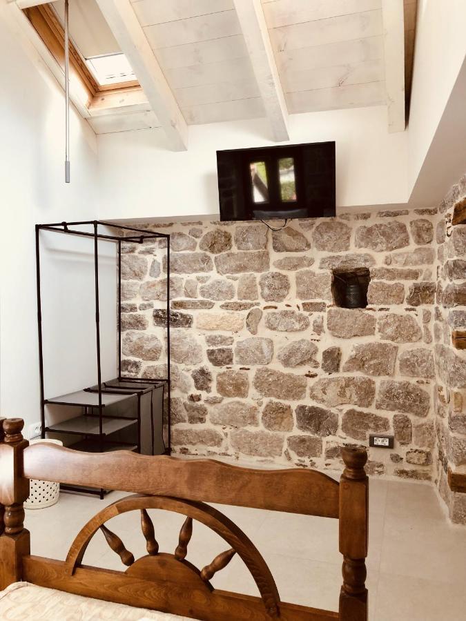 Guesthouse Giraffe Донья-Ластва Экстерьер фото