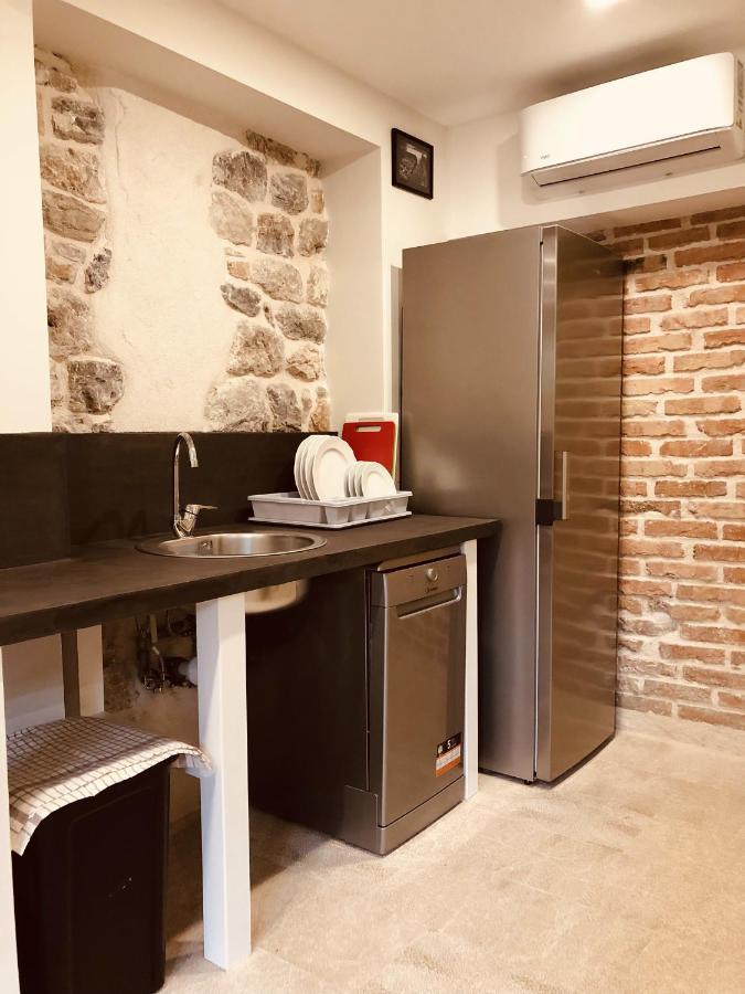 Guesthouse Giraffe Донья-Ластва Экстерьер фото