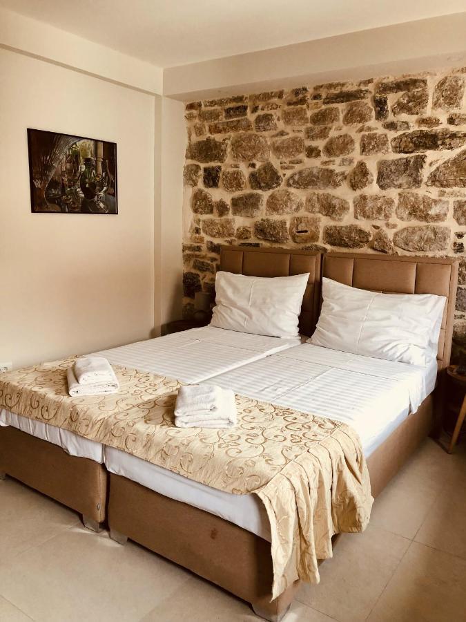 Guesthouse Giraffe Донья-Ластва Экстерьер фото