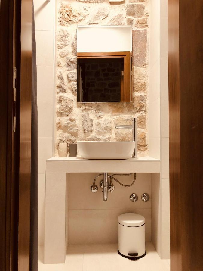 Guesthouse Giraffe Донья-Ластва Экстерьер фото