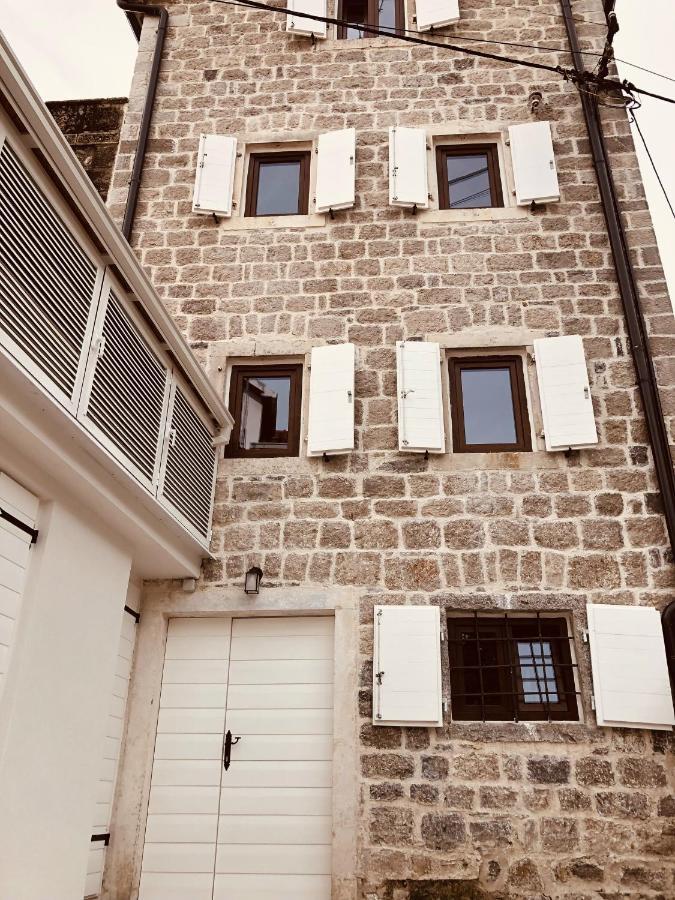 Guesthouse Giraffe Донья-Ластва Экстерьер фото