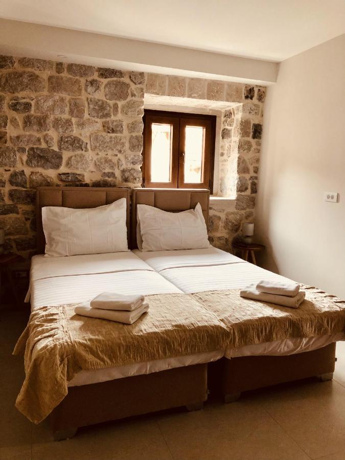 Guesthouse Giraffe Донья-Ластва Экстерьер фото